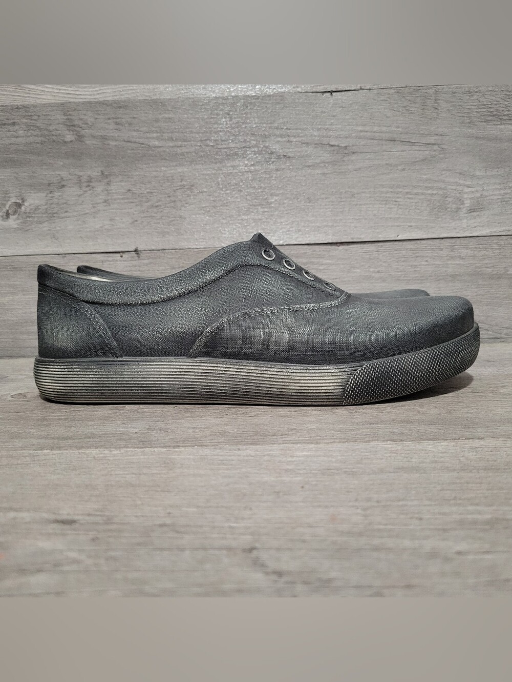 Klogs Footwear Men's Size 14 Shark clogs Textured Black Slip Resistant